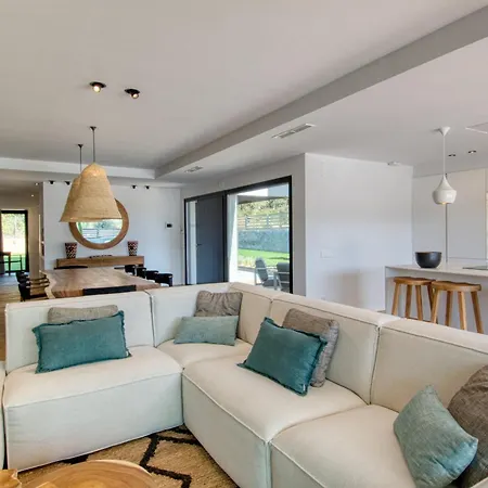 Moderne Avec Piscine * بالافروجيل