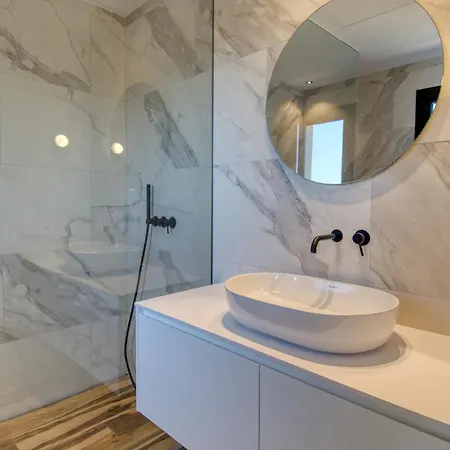 Moderne Avec Piscine Vil·la
